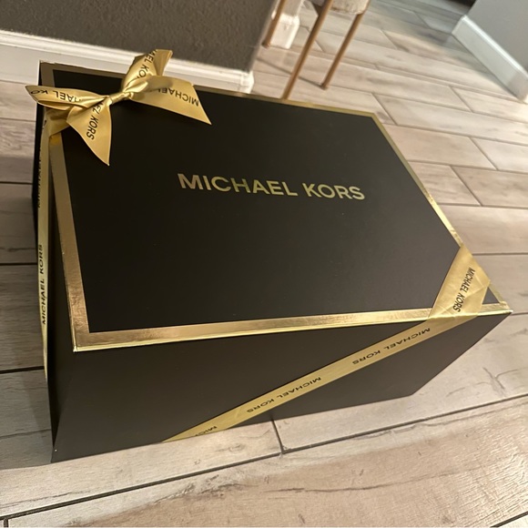 XL Michael Kors Gift Box Ex-Large - Picture 3 of 3